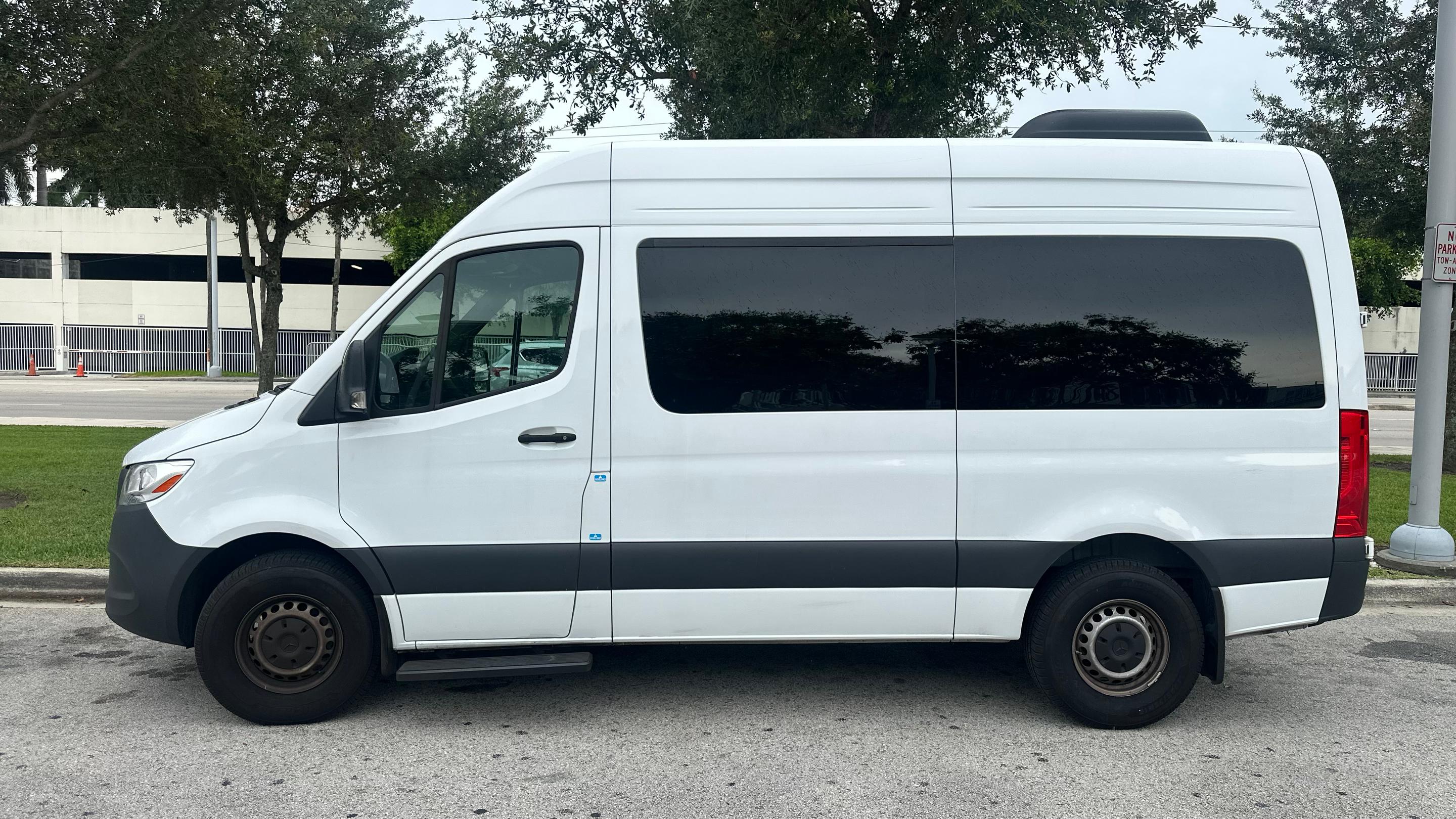 Mercedes-Benz Sprinter 2024 in Miami, FL