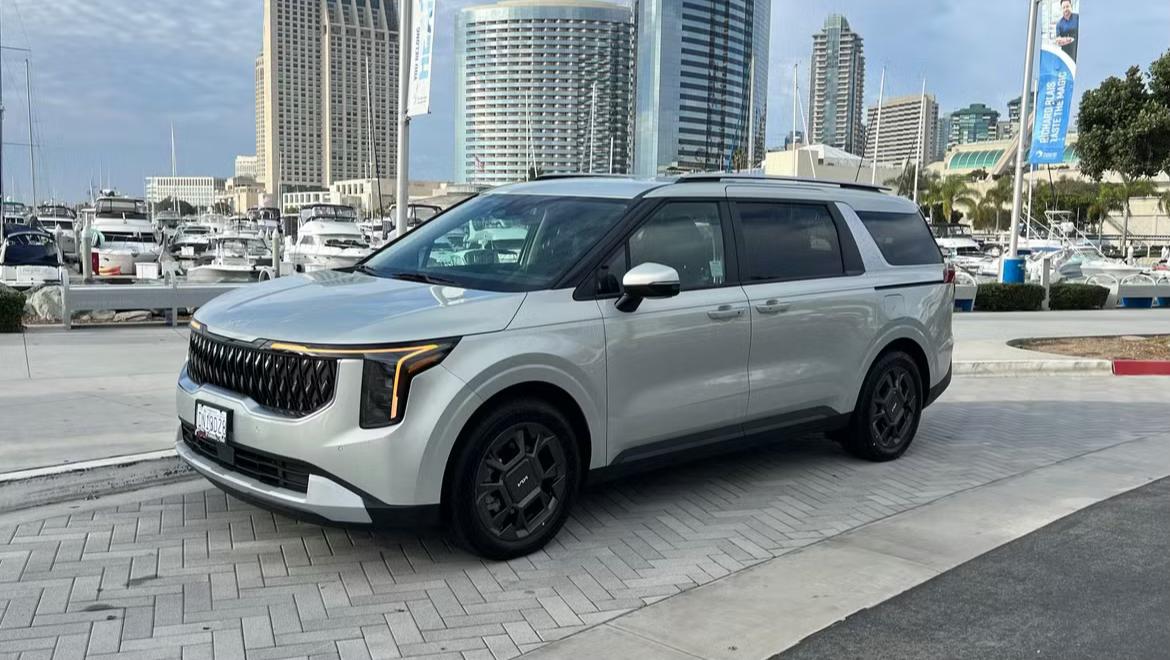 Kia Carnival Hybrid 2026 in San Diego, CA