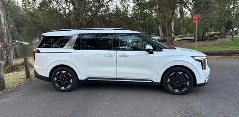 Kia CARNIVAL 2024