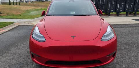 Tesla Model Y 2024