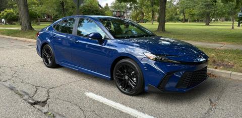 Toyota Camry Hybrid 2025