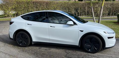 Tesla Model Y 2026