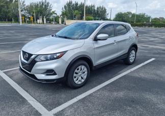 Nissan Rogue car