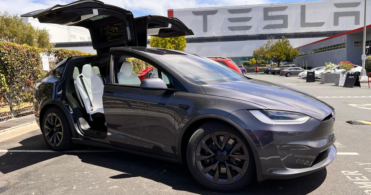 2022 Tesla Model X in Redwood City