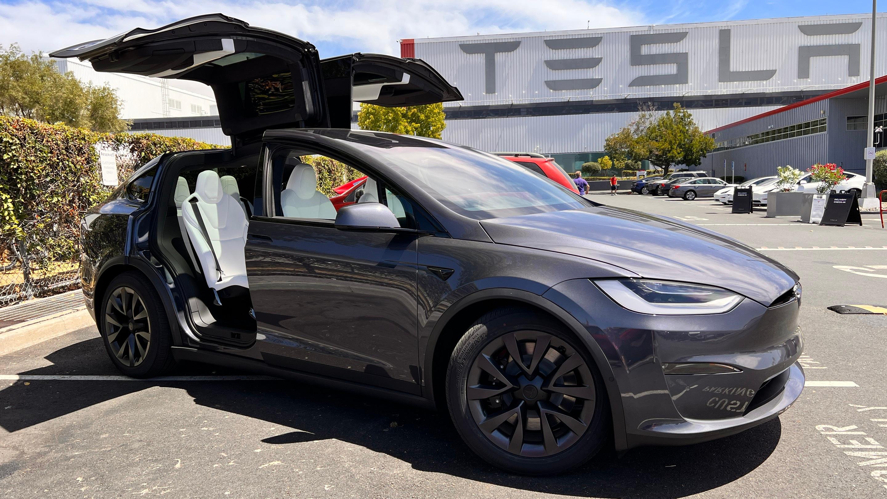 Tesla Model X 2022 in 