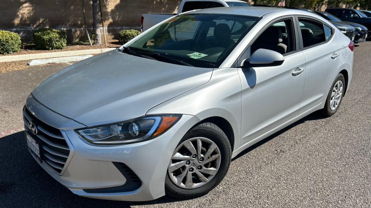Hyundai Elantra 2017 in 