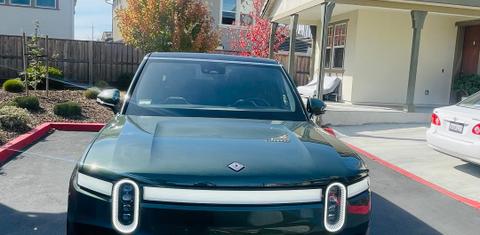 Rivian R1S 2023