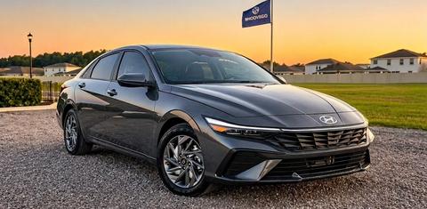 Hyundai Elantra Hybrid 2026