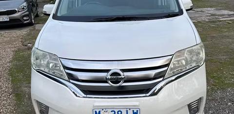 Nissan Serena 2013