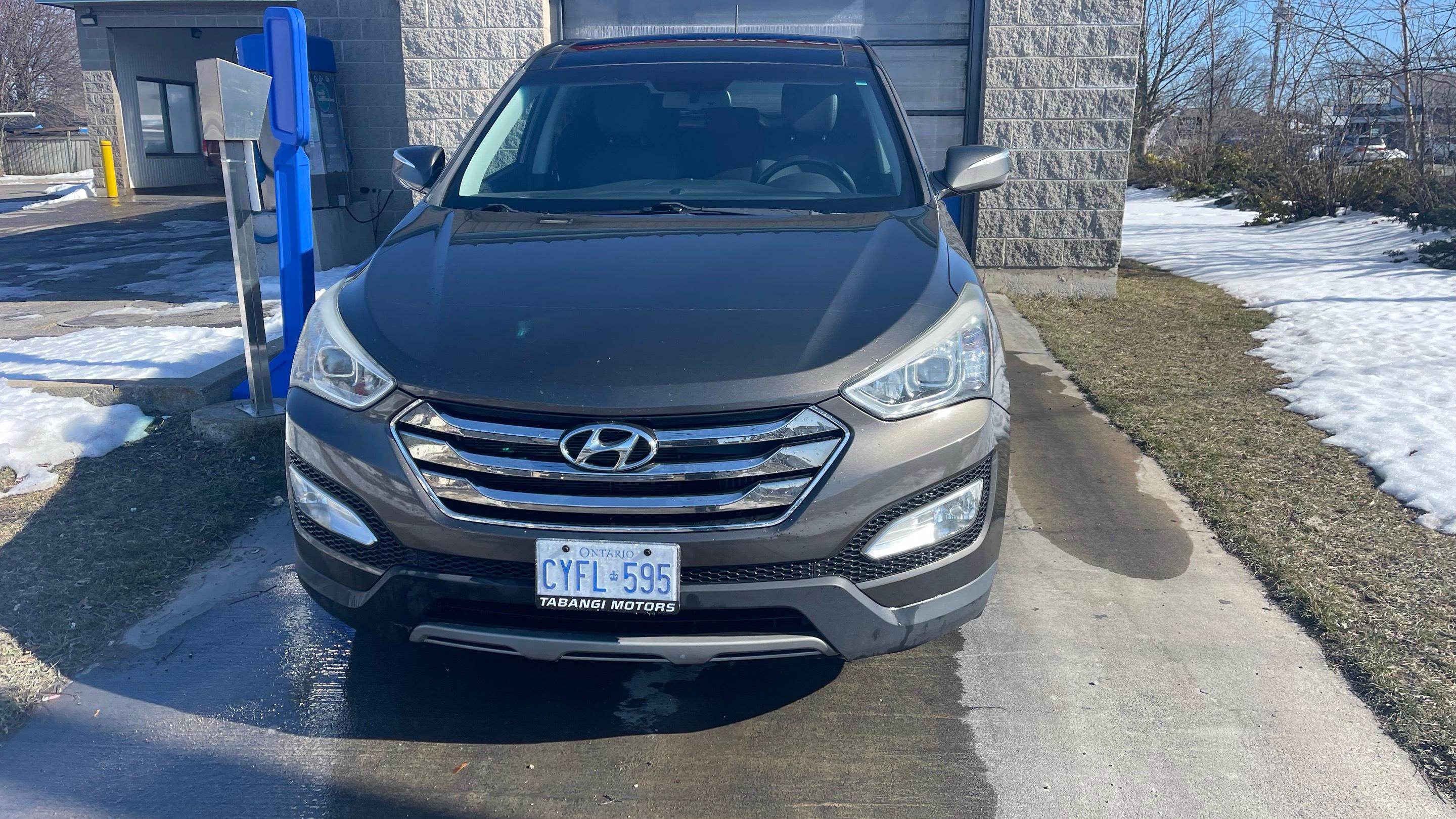 Hyundai Santa Fe 2013 in Hamilton, ON