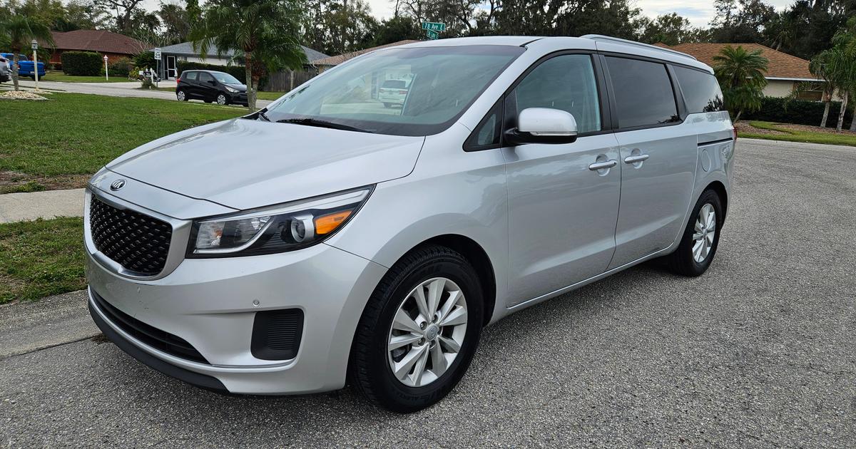 Kia Sedona 2017 rental in Sarasota, FL by Jim C. Turo