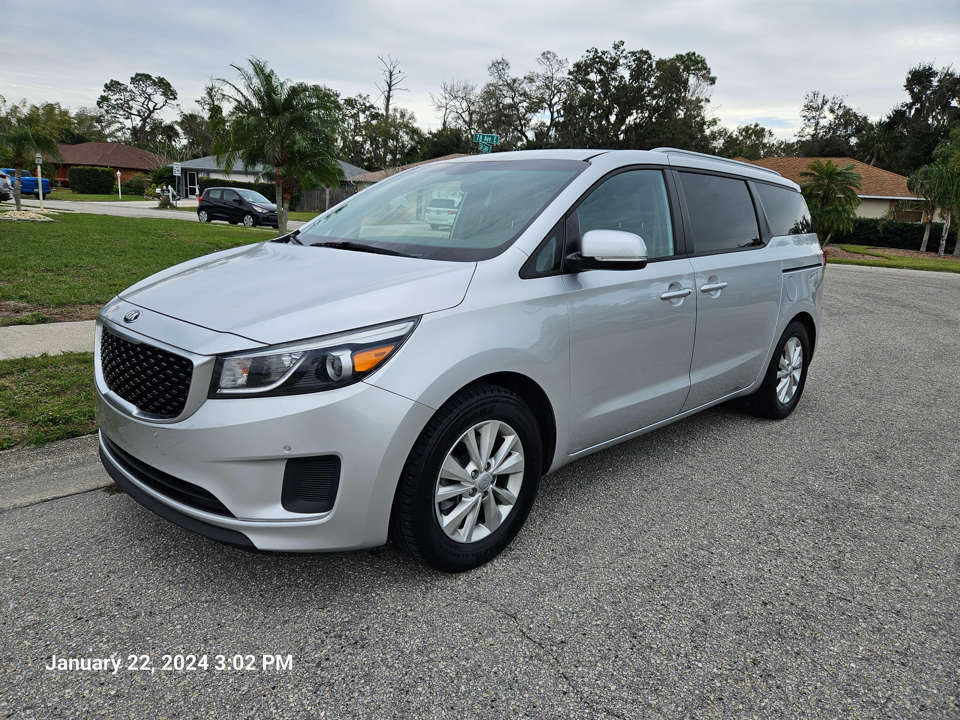 Kia Sedona 2017 in Sarasota, FL