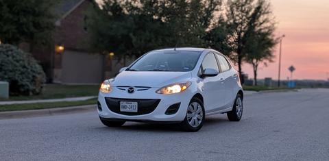 Mazda Mazda2 2013