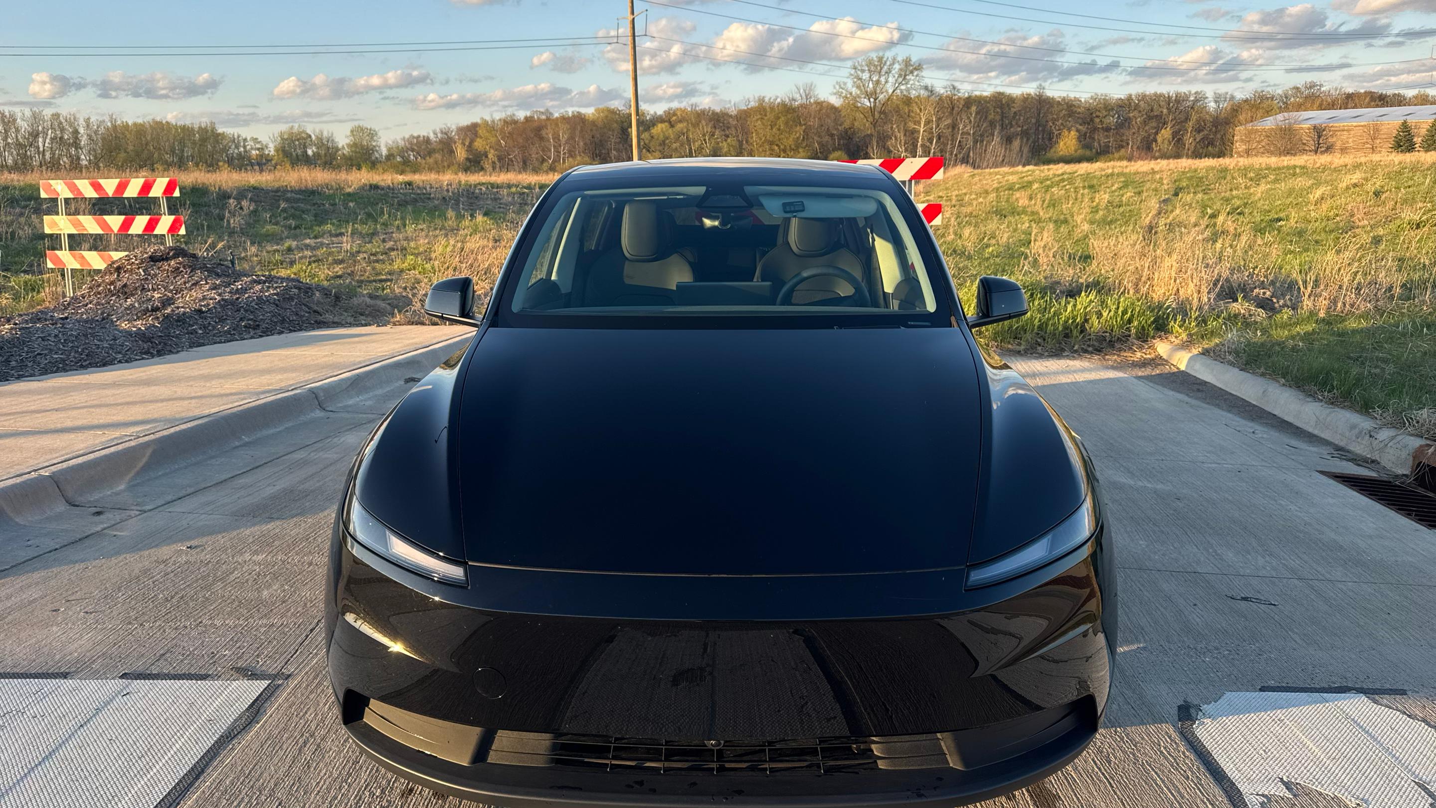 Tesla Model Y 2026 in Saint Paul, MN