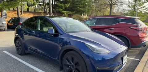 Tesla Model Y 2025