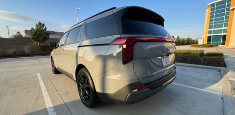 Kia Carnival Hybrid 2025