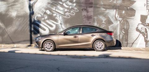 Mazda Mazda3 2015