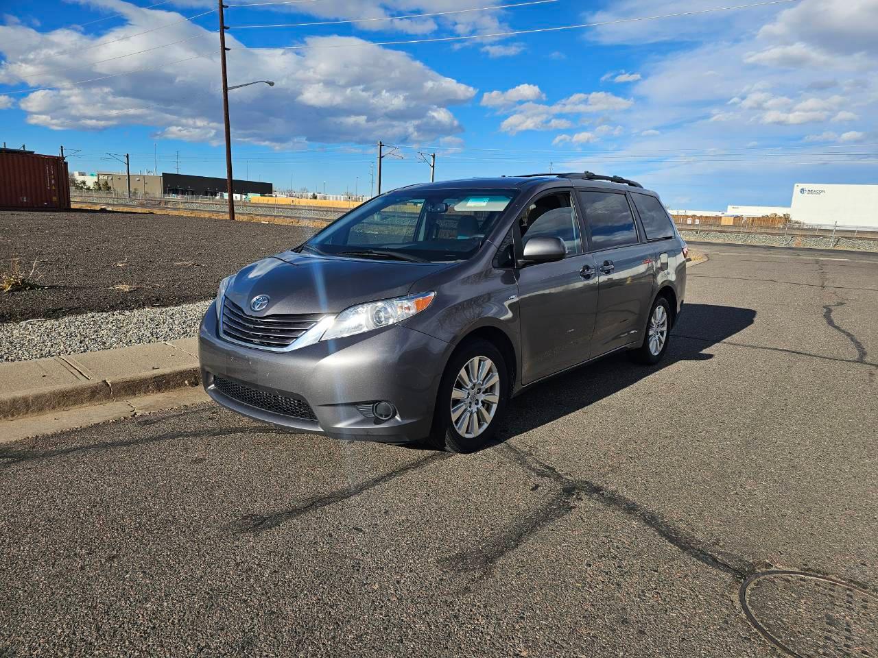 Toyota Sienna 2017 in 