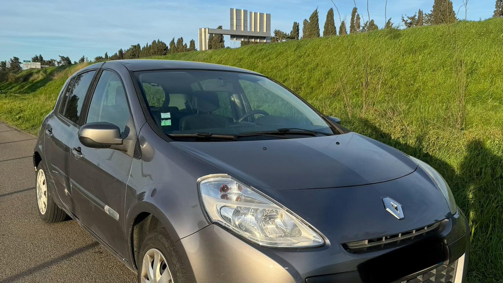 Renault CLIO III 2009 à Olmo