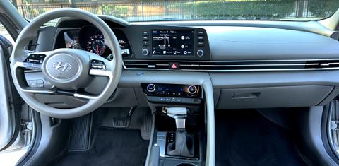 Hyundai Elantra 2022
