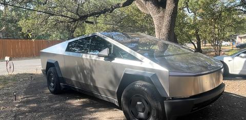 Tesla Cybertruck 2025