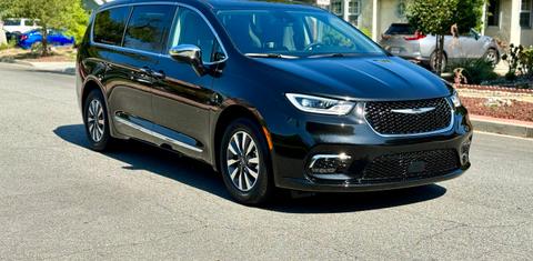 Chrysler Pacifica 2023
