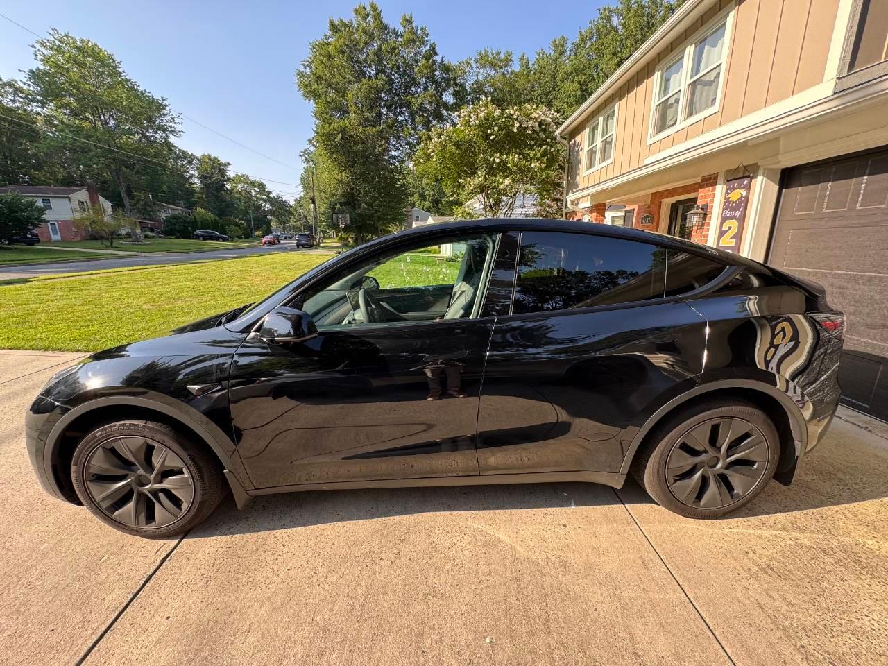 Tesla Model Y 2025 in Annandale, VA