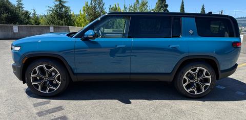 Rivian R1S 2025