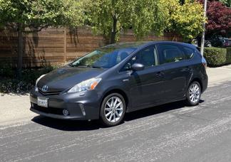 Toyota Prius v car