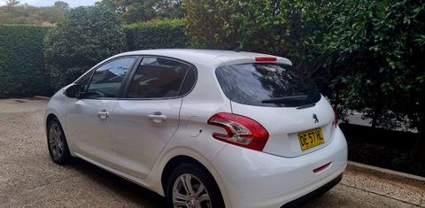 Peugeot 208 2015