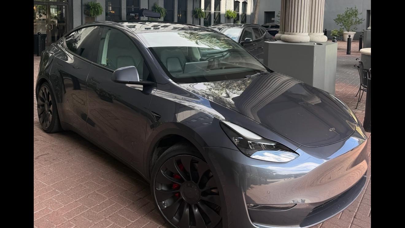 Tesla Model Y 2022 in New Orleans, LA