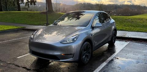 Tesla Model Y 2025