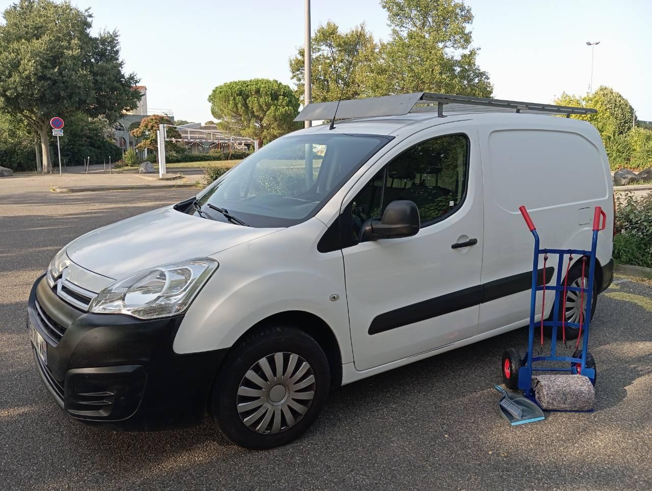 Citroen BERLINGO FOURGON 2018 à Bron