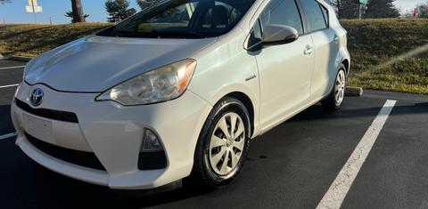 Toyota Prius c 2012