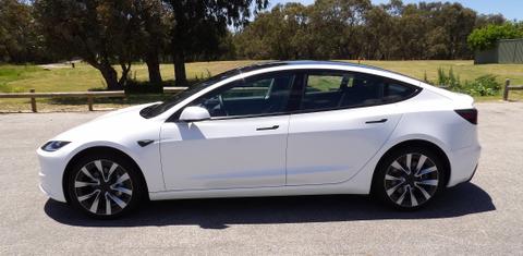 Tesla MODEL 3 2024