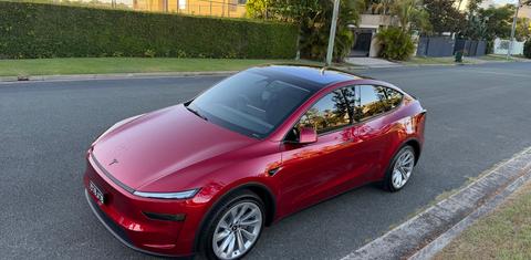 Tesla MODEL Y 2025