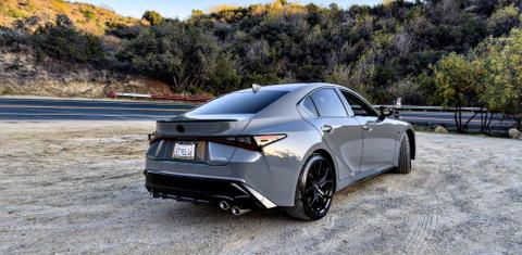 Lexus IS 2025