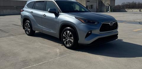 Toyota Highlander 2021 rental in Philadelphia, PA by O.T.E C. | Turo