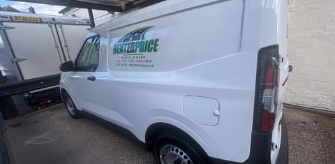 Ford Transit Courier 2026