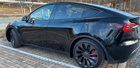 Tesla Model Y 2025