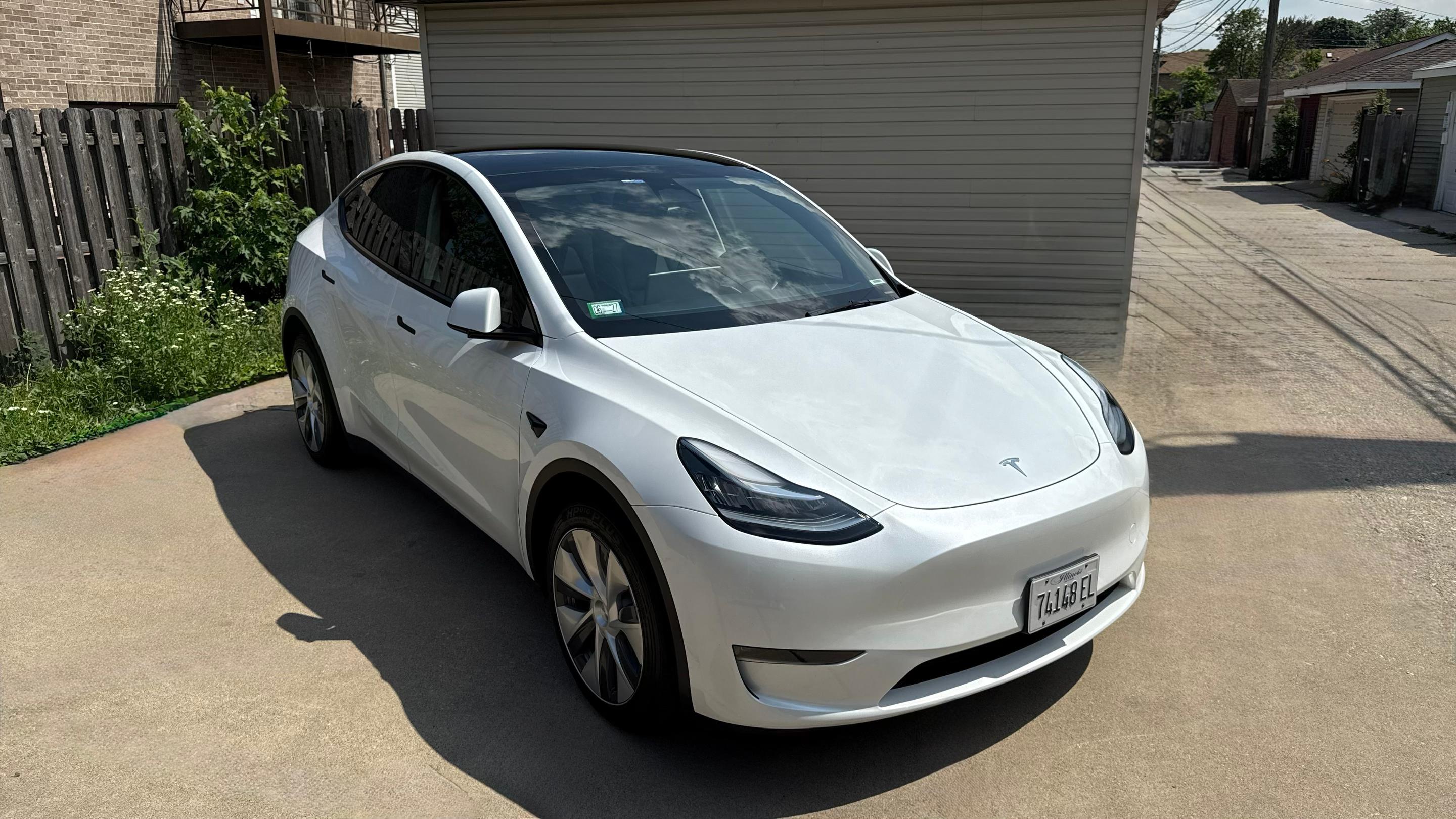 Tesla Model Y 2023 in Chicago, IL