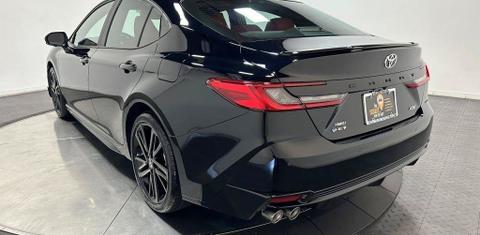 Toyota Camry Hybrid 2026