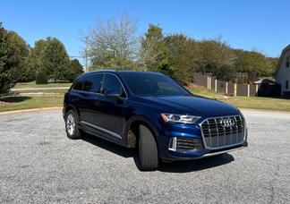 Audi Q7 car