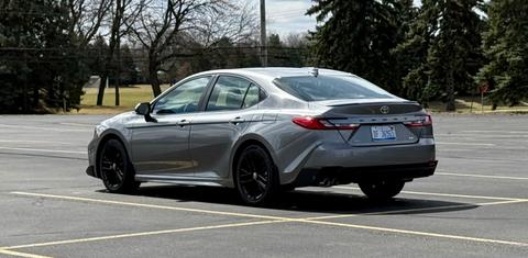 Toyota Camry Hybrid 2025