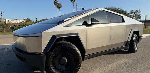 Tesla Cybertruck 2026