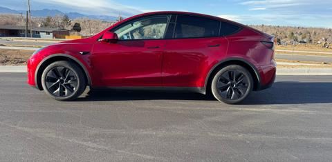 Tesla Model Y 2024