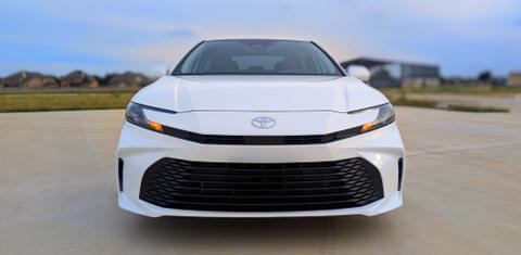 Toyota Camry Hybrid 2025