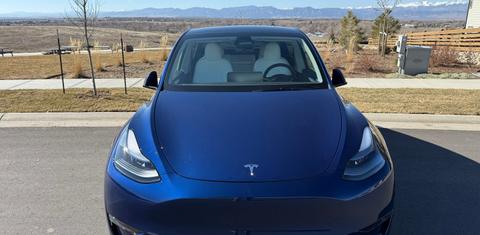 Tesla Model Y 2025