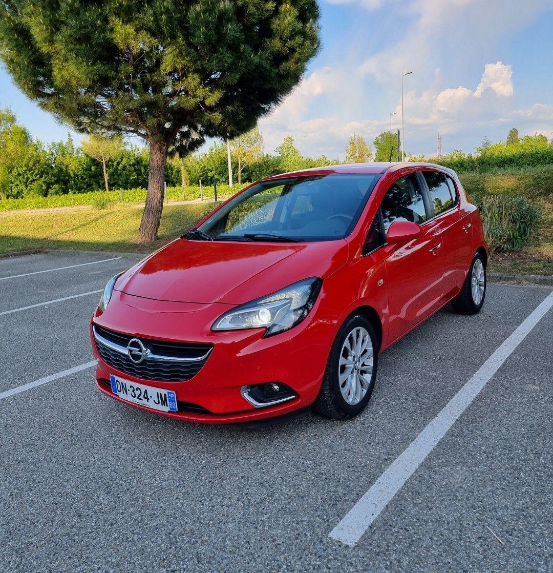Opel CORSA 2015 à Valence