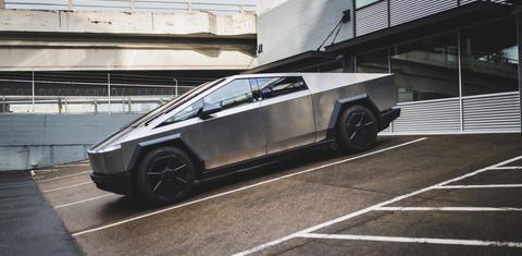 Tesla Cybertruck 2025